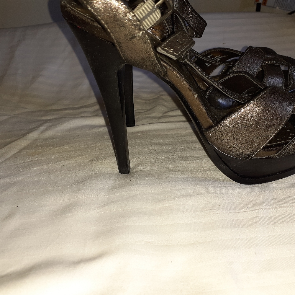 Heels - Picture 3 of 6